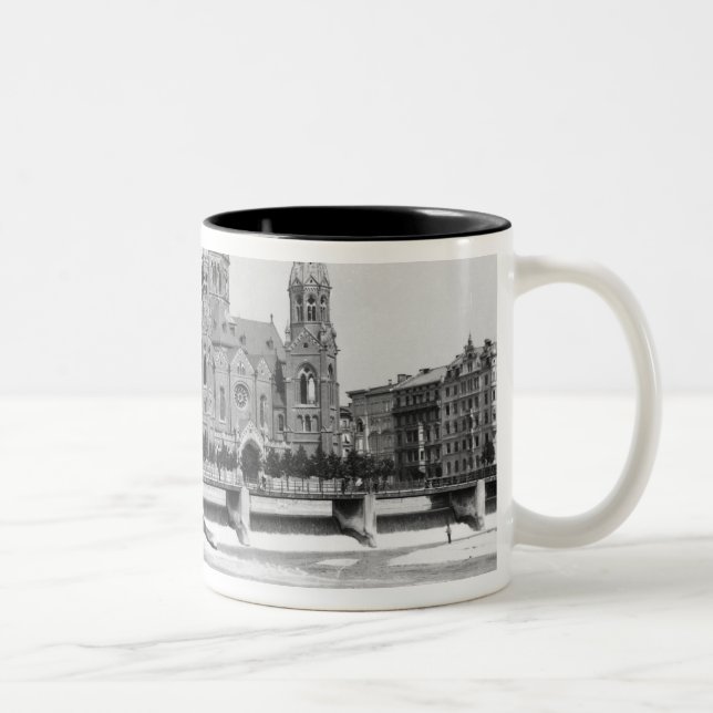 Floden Isar på Munich, c.1910 Två-Tonad Mugg (Höger)