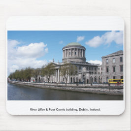 Floden Liffey & Four Courts, Dublin Ireland. Musmatta