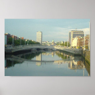 Floden Liffey in Dublin City Center Poster