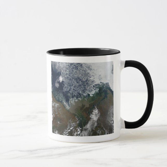 Floden Mackenzie ligger i Mackenzie Bay Mugg (Höger)