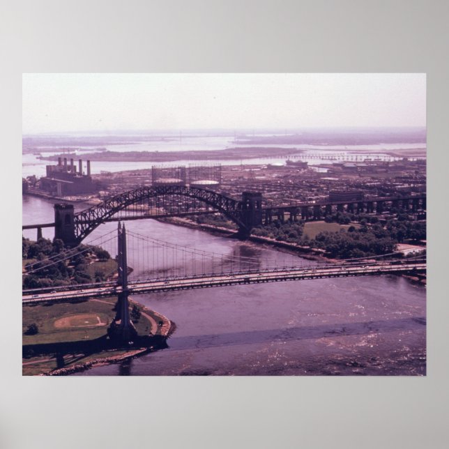 Floden och Queens, New York Poster (Framsidan)