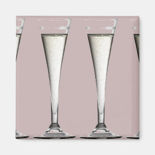 Flöjter för rosa- och vitchampagneexponeringsgla magnet