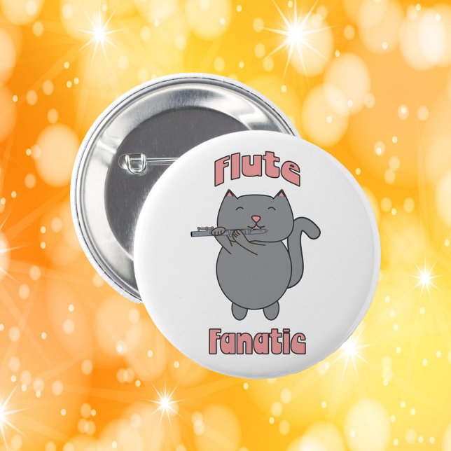 Flöjtfanatiker Söt Grå Katt Rosa Knapp (A pin back button with a gray cat playing the flute and the words Flute Fanatic.)