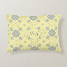 Flora Royale Decorative Accent Pillow Prydnadskudde