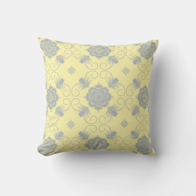 Flora Royale Decorative Throw Pillow Kudde (Framsida)