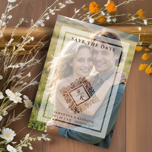 Floral Ornate Frame Diamond Shape Wedding Initials Magnetisk Inbjudningskort (Floral Ornate Frame in Diamond Shape with Initials Photo Wedding Magnetic Save the Date Card.)