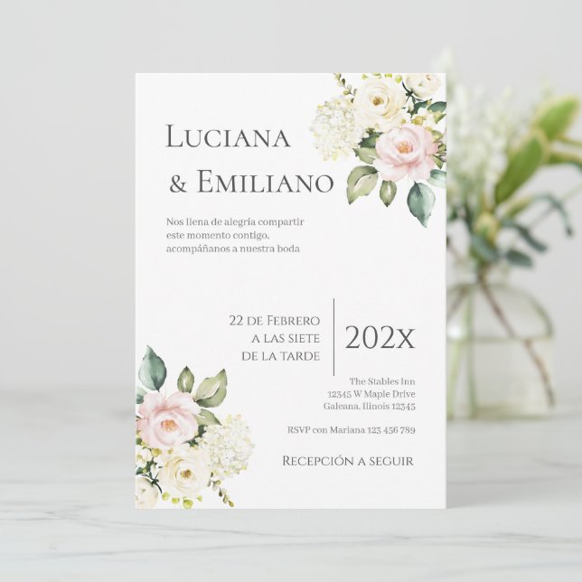Floral White Wedding Invitation Inbjudningar (Stående Fram)