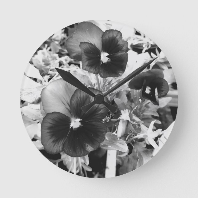 Florida Nature Photo Artistic Monochrome Pansy Rund Klocka (Framsida)