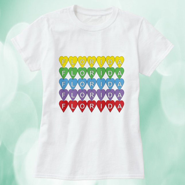 Florida Rainbow Hearts-mönster T Shirt (A tshirt with colorful hearts that spell out Florida.)