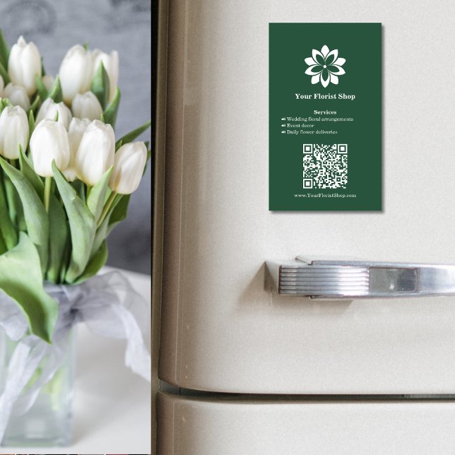 🌼 Florist Grönt & White Blommigt Services Busines Magnetiska Visitkort (🌼Florist Green & White Floral Services Business Business Card Magnet, Custom Logo, QR Code)