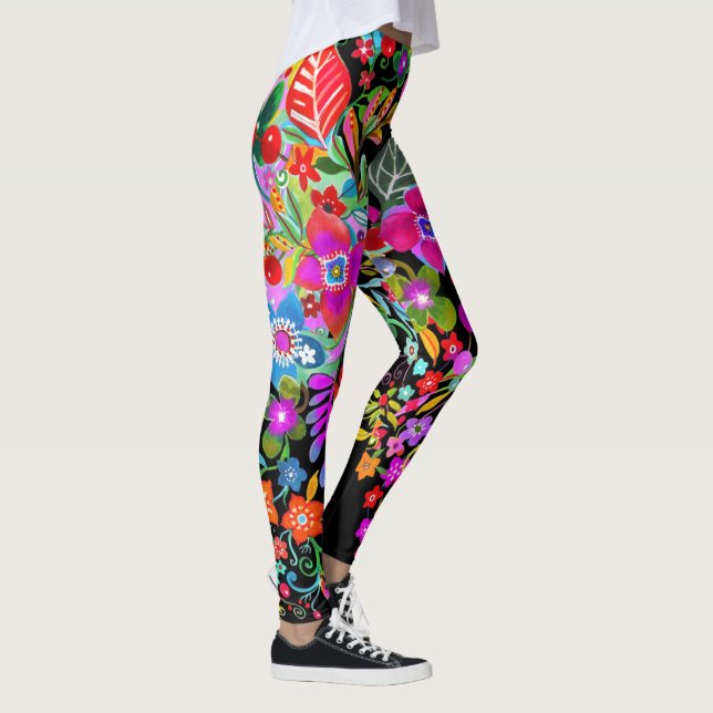 Flower Fantasy on Black Leggings (Höger)