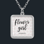 Flower Girl Bröllop Ring Mönster och Namn Necklace Silverpläterat Halsband<br><div class="desc">Flower Girl Bröllop Ring Mönster och Namn Necklace.</div>