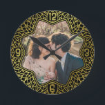 Flower Mandala Blommigt Shaped Photo Black Guld De Rund Klocka<br><div class="desc">Den här fantastiska anpassningsbarnas väggklocka innehåller personligens fotografi i mitten av en guld solblomma mandala-form på svart bakgrund. Den har en retro Art Deco-titt. Överför ett foto av vilken form som helst och fyller automatiskt blommigten ram. Det är perfekt för Alla hjärtans dag eller som en bröllop- eller jubileumsgåva -...</div>