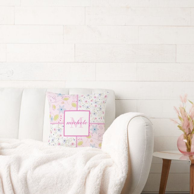 Flowers Galore Monogrammed Kudde (Soffa)