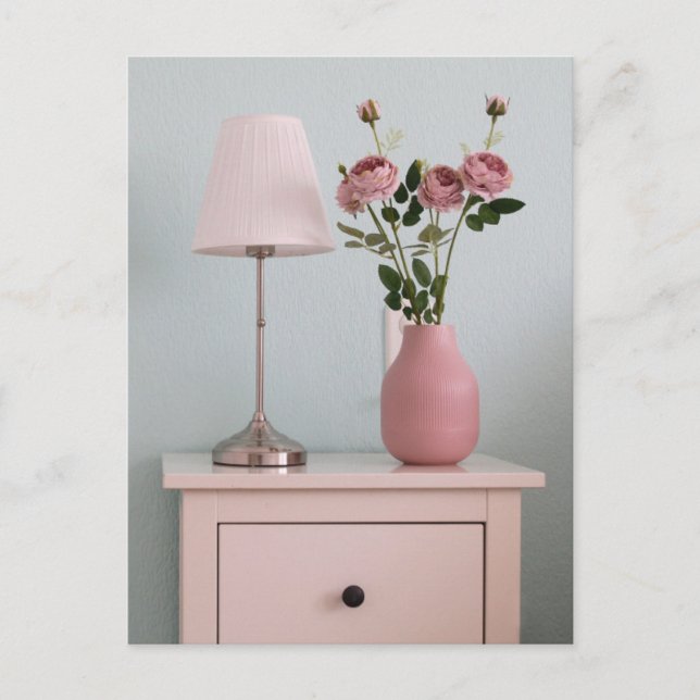 Flowers | Pale Pink Roses on Nightstand Vykort (Framsida)