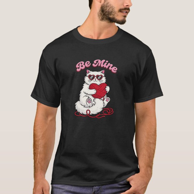 Fluffig Katt som Håller Hjärtat T-shirt (Framsida)