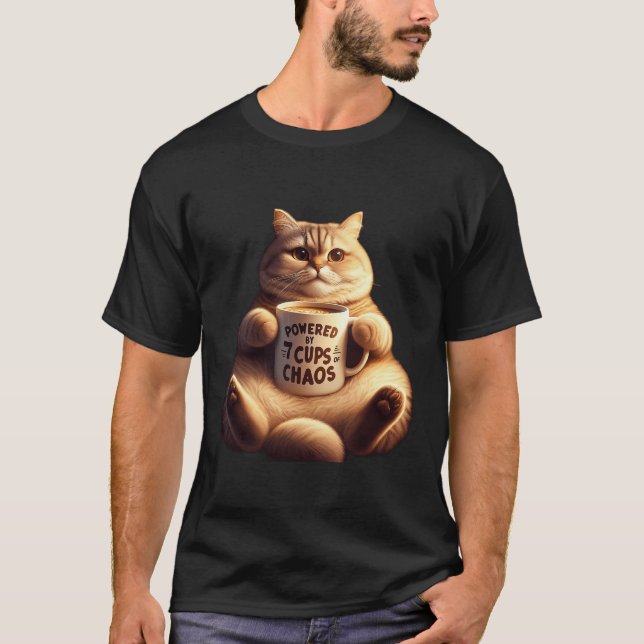 Fluffy Cat Powered By 7 Cups of Chaos T Shirt (Framsida)