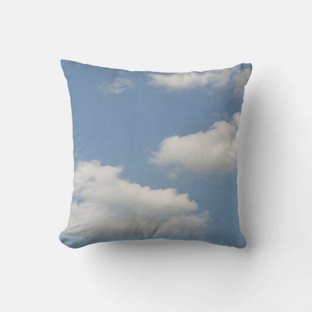 Fluffy Cumulus Clouds Pillow Kudde (Framsida)