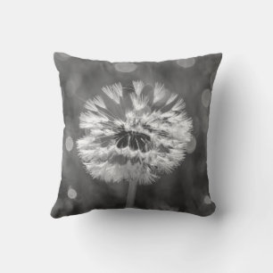 Fluffy Dandelion Black and White Flower Cotton Kudde