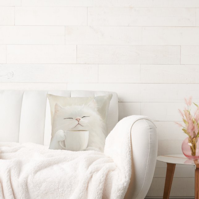 Fluffy White Cat Drinking Coffee - Mysigt Whimsica Kudde (Soffa)