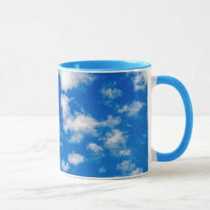 Fluffy White Clouds i Blå himmel Mugg