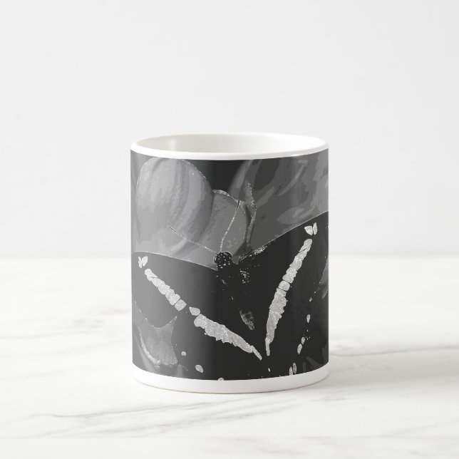 Flutter Charm Mugg – Eleganta Fjärilar för en Fred (Center)