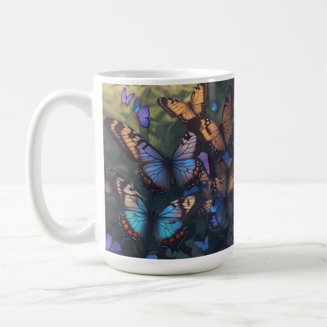 Fluttering Elegance BeSnyval Butterfly Mönster Kaffemugg (Vänster)