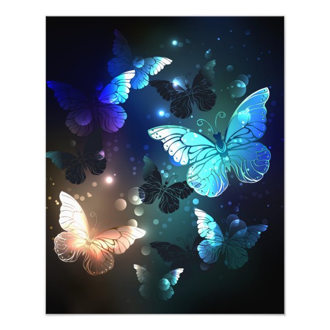 Fluttering Night Butterfly Fototryck (Framsidan)