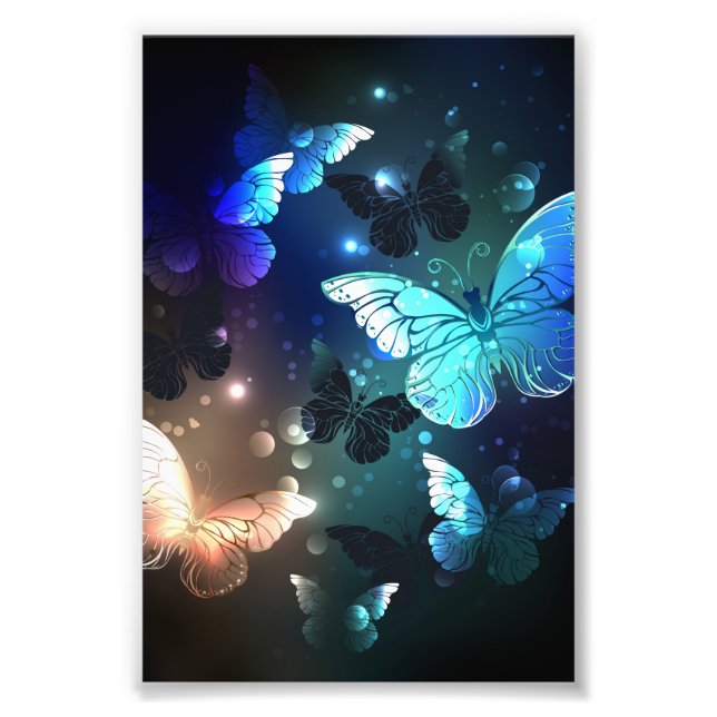 Fluttering Night Butterfly Fototryck (Framsidan)