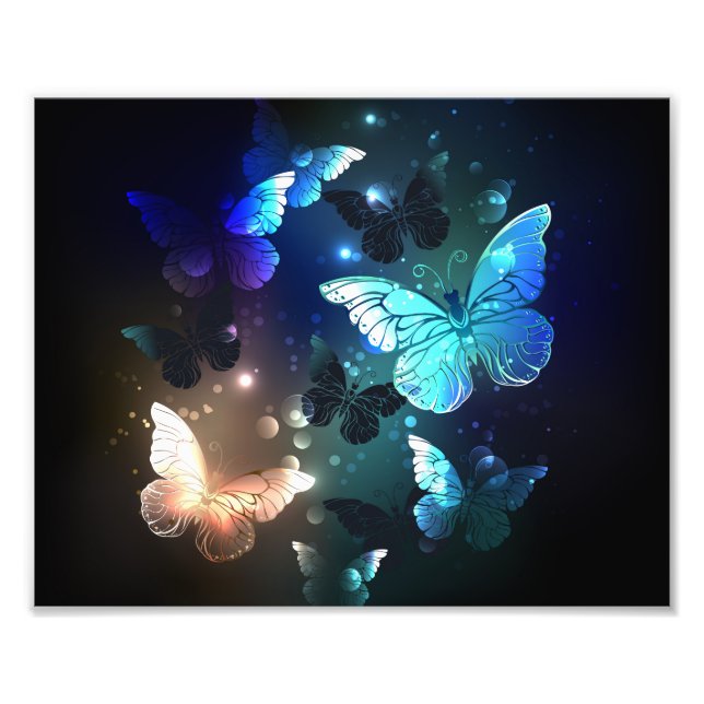 Fluttering Night Butterfly Fototryck (Framsidan)