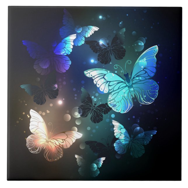 Fluttering Night Butterfly Kakelplatta (Framsidan)