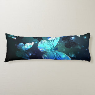 Fluttering Night Butterfly Kroppskudde