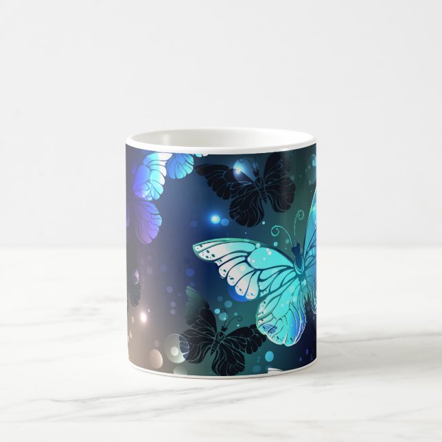 Fluttering Night Butterfly Magisk Mugg (Center)