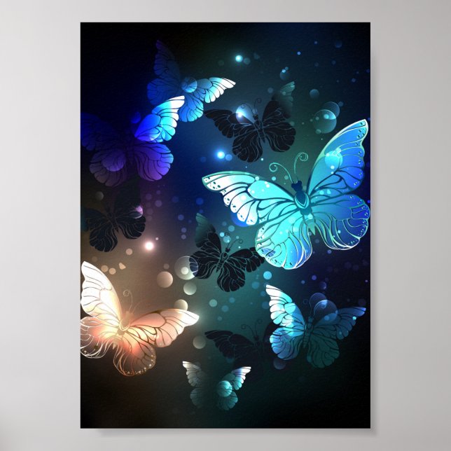 Fluttering Night Butterfly Poster (Framsidan)