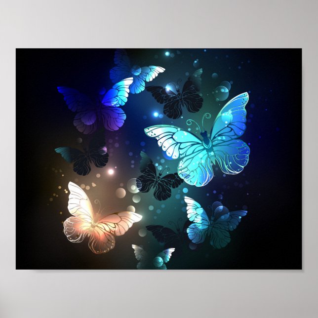 Fluttering Night Butterfly Poster (Framsidan)
