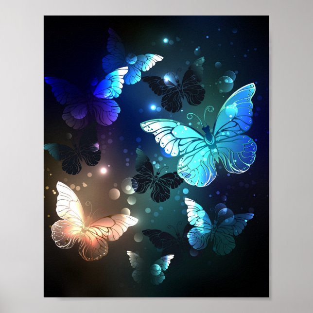 Fluttering Night Butterfly Poster (Framsidan)