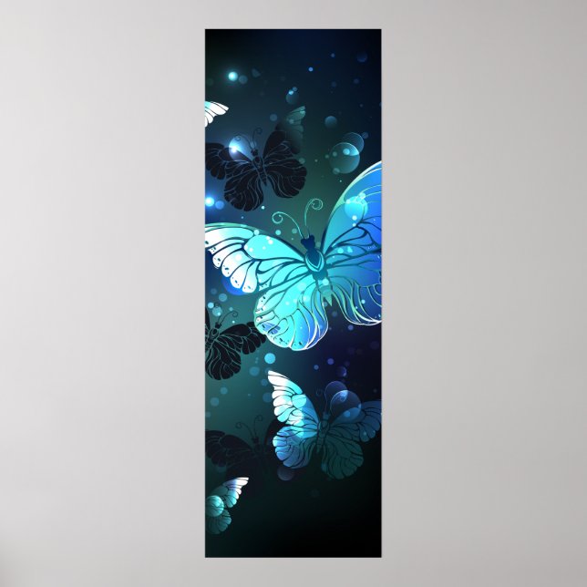 Fluttering Night Butterfly Poster (Framsidan)