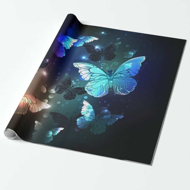 Fluttering Night Butterfly Presentpapper (Utrullad)