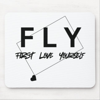 FLY - First Kärlek Yourown | Motiv musknapp Musmatta
