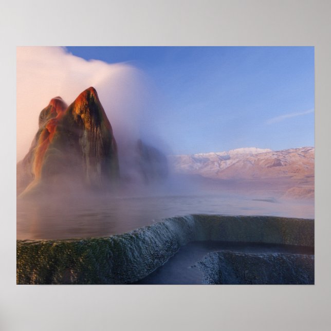 Fly Geyser med snö-täckt Granite Range Poster (Framsidan)
