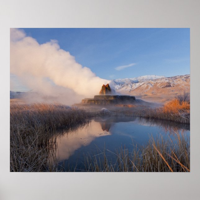 Fly Geyser med snötäckta Granite Range Poster (Framsidan)