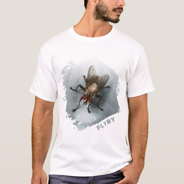 Flyby. Närbild på en fluga T Shirt (Framsida)