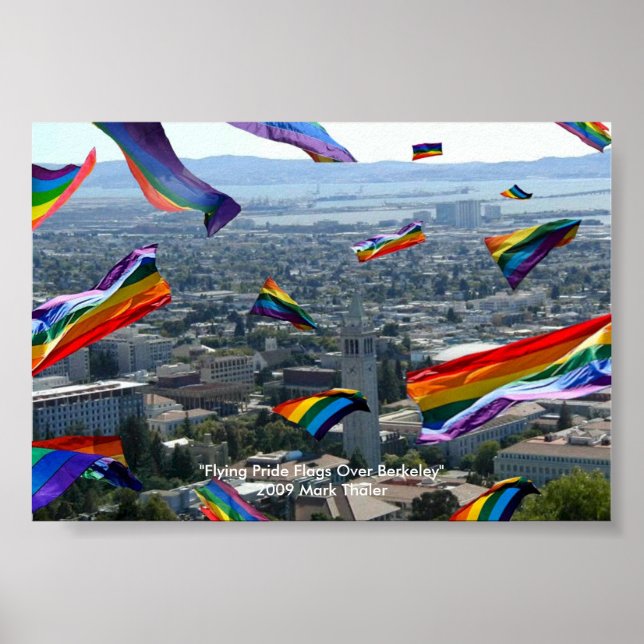"Flyg Pride Flaggor over Berkeley" Poster (Framsidan)