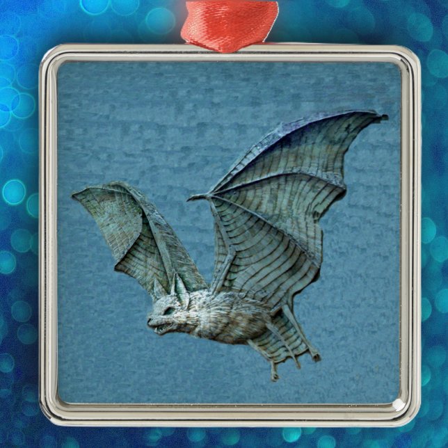 Flygande 3D Blue Fladdermus Julgransprydnad Metall (Spooky flying blue bat with white face on blue hanging Halloween ornament.)