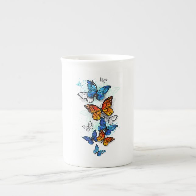 Flygande Butterflies Morpho och Monarch Benporslin Mugg (Framsidan)