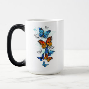Flygande Butterflies Morpho och Monarch Magisk Mugg