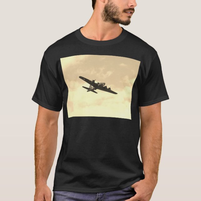 Flygande fästning under flygning tee (Framsida)
