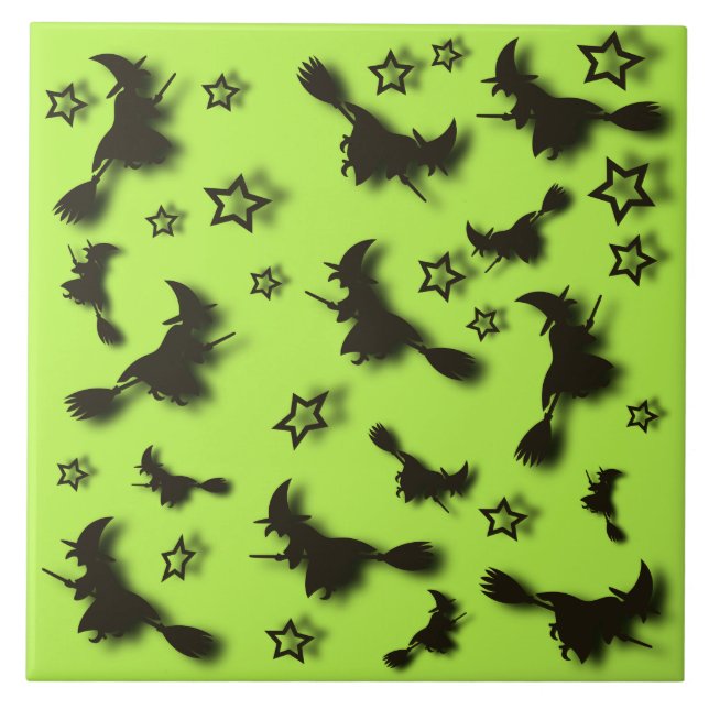 Flygande häxa bland stjärnor på Halloween-natten 3 Kakelplatta (Framsidan)