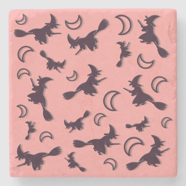Flygande häxa mellan halva måne vid Halloween-natt Stenunderlägg (Framsidan)