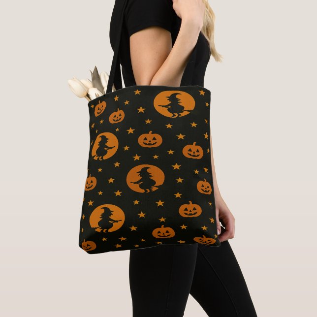 Flygande häxor och flytande halloweenpumpor  tygkasse (Närbild)